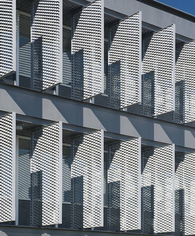 Galvanized expanded metal sheets for building sunshade.