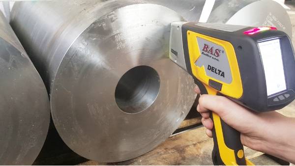 Handheld analyzer is used to test the chemical composition of steel coil.
