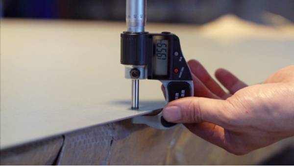 Caliper is used to test the thickness of steel plate.
